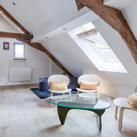 Apartment La-haut - Wifi - Centre-ville *