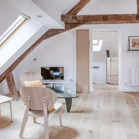 La-haut - Wifi - Centre-ville Apartment